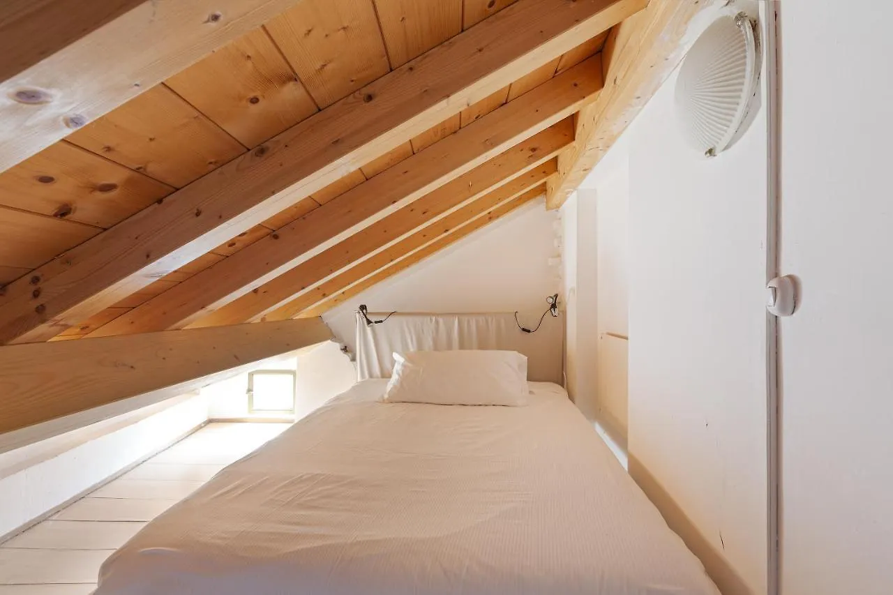 Milano Gae Aulenti Cosy Studio Italy